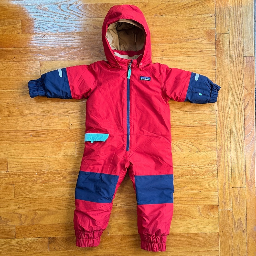 Patagonia Snowpile one piece snowsuit 12-18 months, like new!
